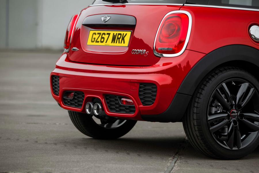 Детали экстерьера Mini Cooper S Works 210 (F56) 2017 года  (UK) (фото 5 из 9)